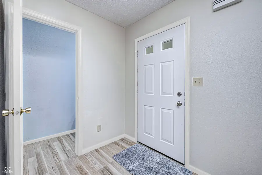 10246 Liverpool Way, Indianapolis, IN 46236 - Image #2