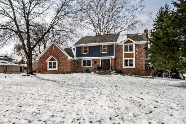 15222 Shoreway East Court, Carmel, IN 46032