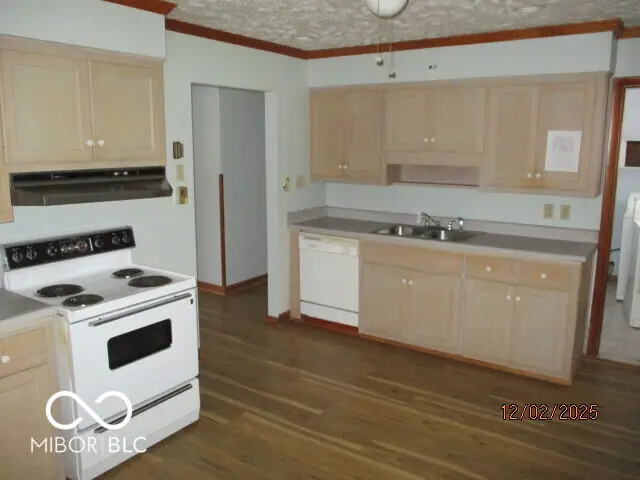 651 Fabyan Road, Indianapolis, IN 46217 - Image #2