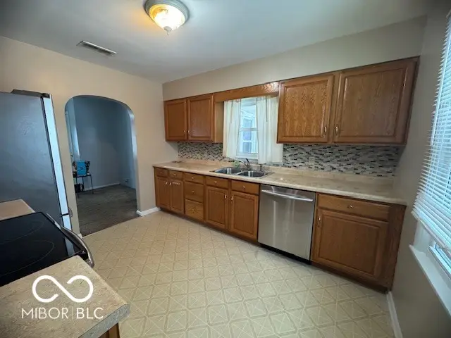 Address Withheld By Seller, Shelbyville, IN 46176 - Image #3