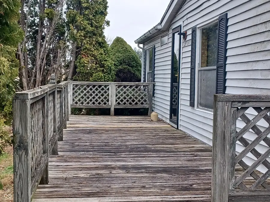 15566 S 8th Street, Clinton, IN 47842 - #2