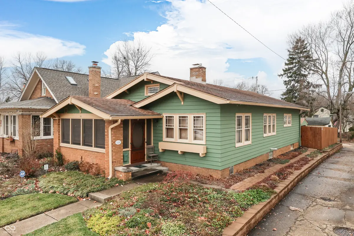 328 N Ridgeview Drive, Indianapolis, IN 46219 - Image #1