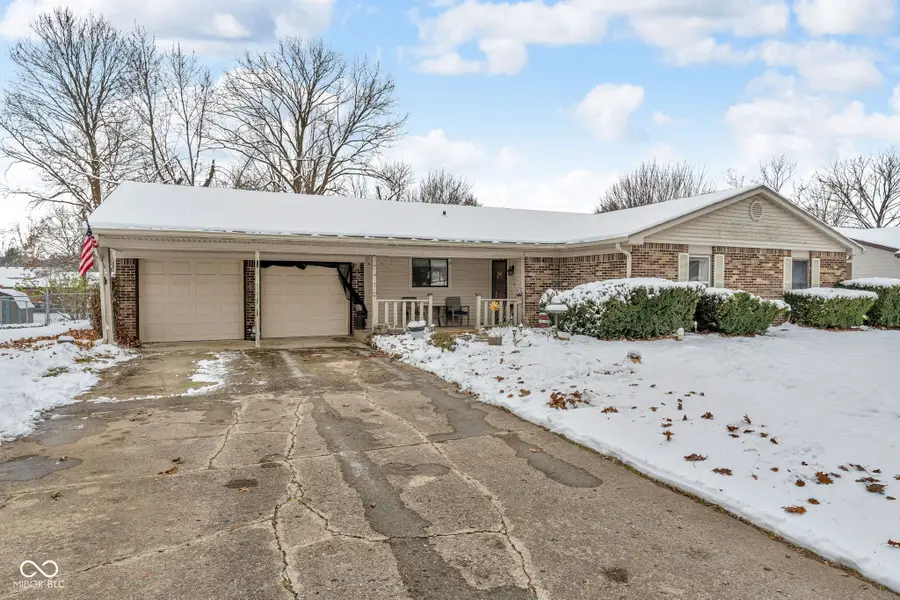 3889 Pineview Lane, Greenwood, IN 46142 - Image #2