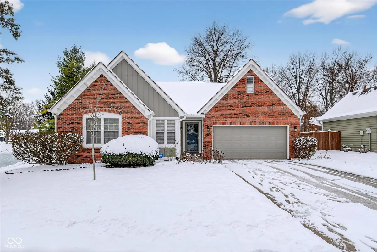 7572 Pinesprings East Drive, Indianapolis, IN 46256 - Image #1