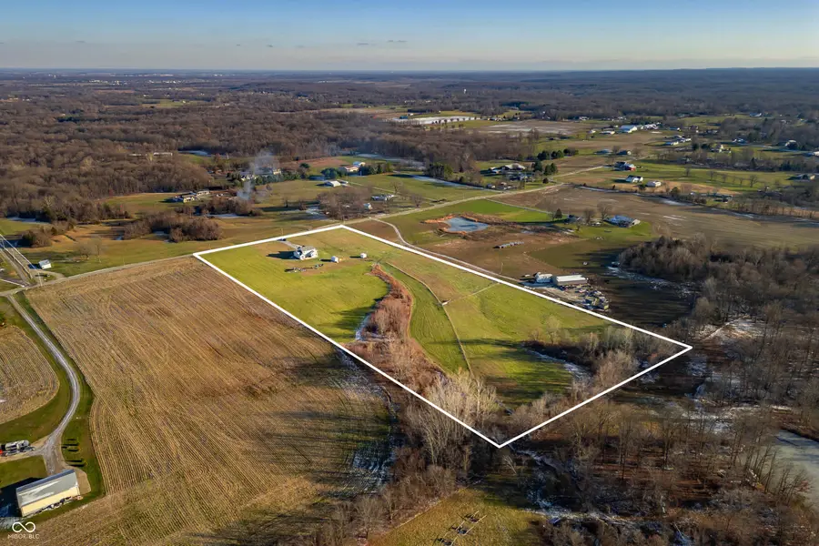 6628 S 125 W, Trafalgar, IN 46181 - Image #2