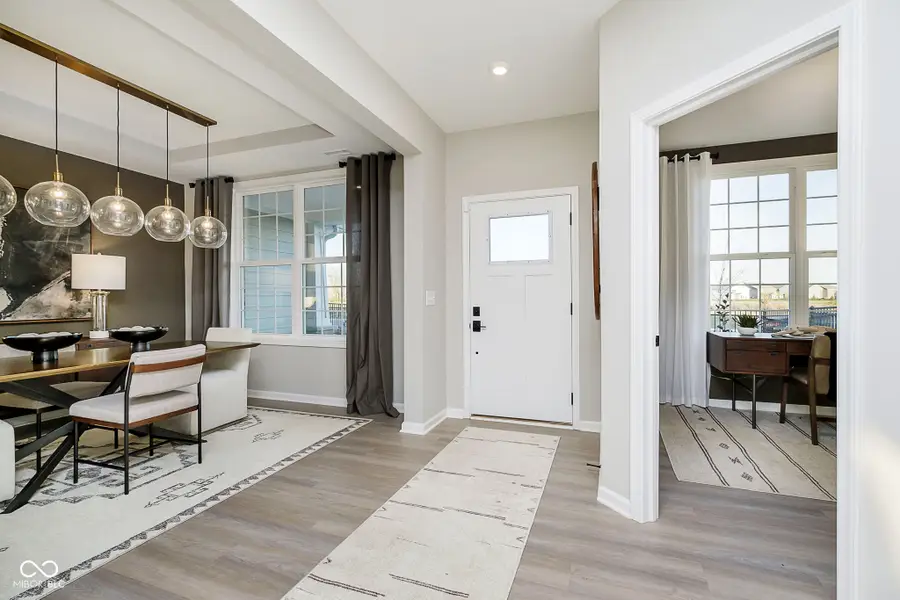 562 Corbin Way, Avon, IN 46123 - Image #2