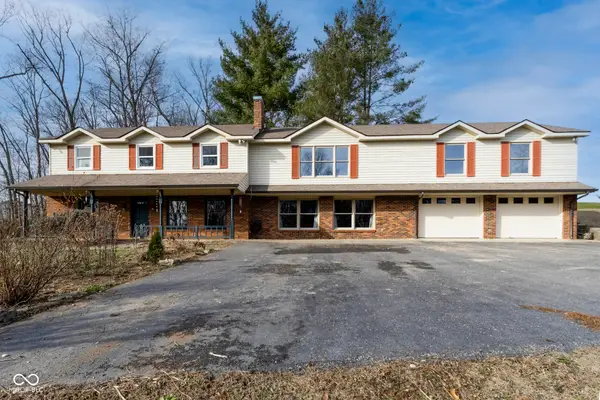 2215 W Lakeview Drive, North Vernon, IN 47265