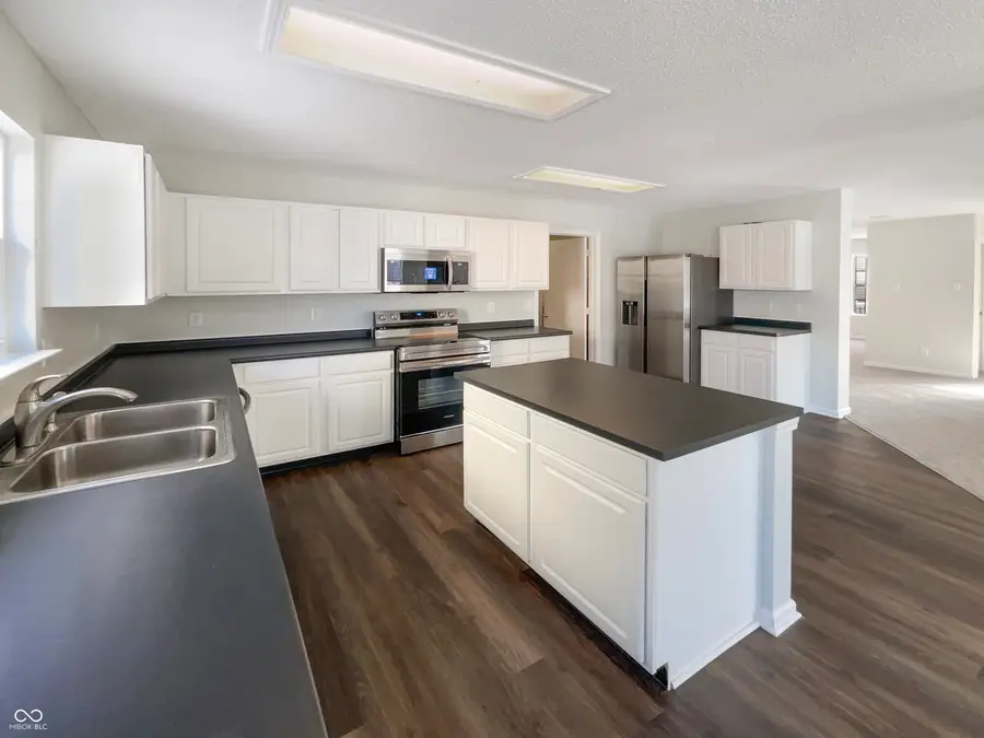 2264 Edgewater Circle, Plainfield, IN 46168 - Image #2