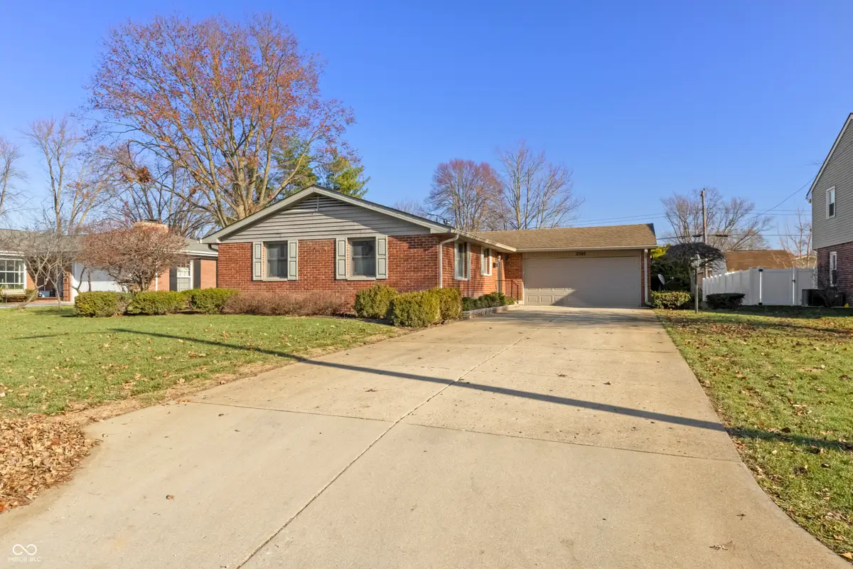 2565 Chestnut Street, Columbus, IN 47201 - Image #1