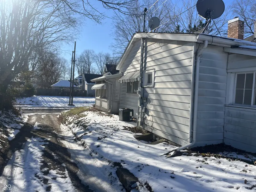 304 E Franklin Street, Crawfordsville, IN 47933 - Image #2