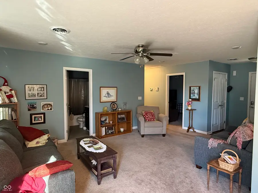 903 S Creek Drive E, Greensburg, IN 47240 - Image #2