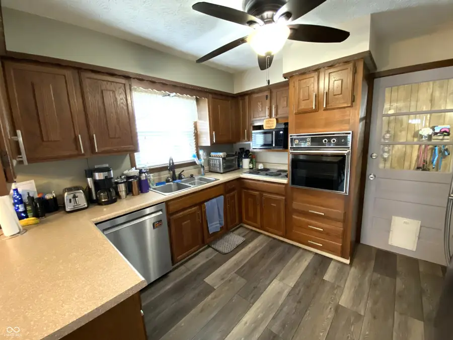 216 S 7th Avenue, Beech Grove, IN 46107 - Image #2