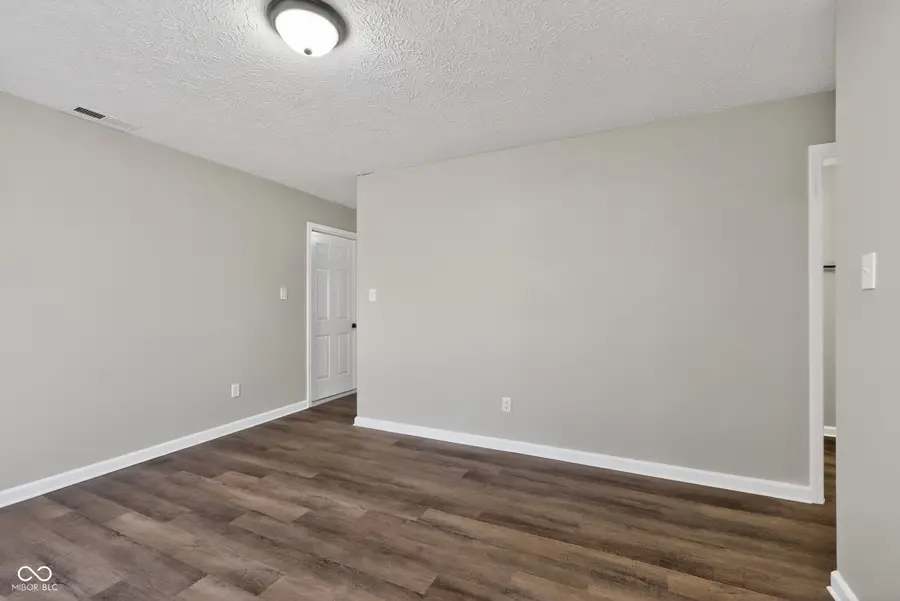 4517 Phoenix Drive, Indianapolis, IN 46241 - Image #2