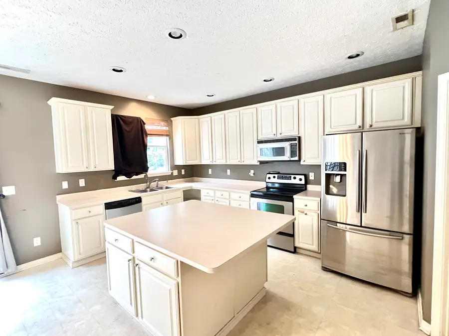 6682 Amherst Way, Zionsville, IN 46077 - Image #3