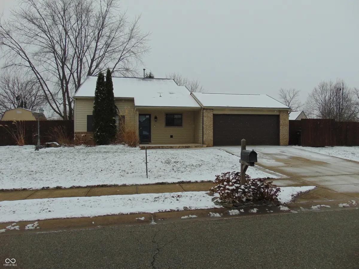 123 Country Wood Drive, Whiteland, IN 46184 - Image #1