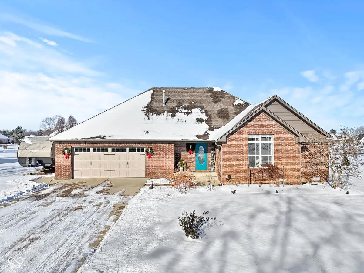 5624 W Stinemyer Road, New Palestine, IN 46163 - Image #1