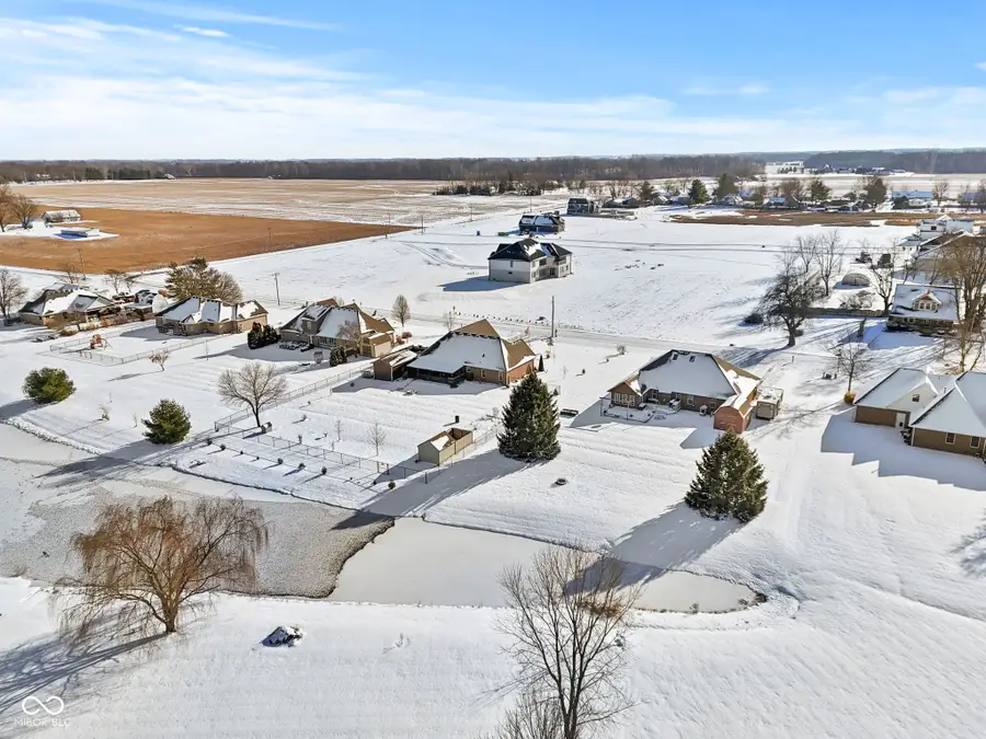 5624 W Stinemyer Road, New Palestine, IN 46163 - Image #2