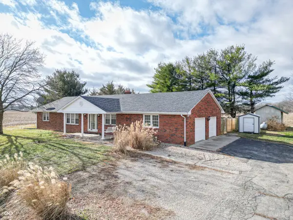 7664 S 800 E, Edinburgh, IN 46124