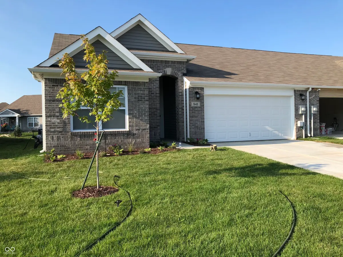 541 Greenwood Trace Drive, Whiteland, IN 46184 - Image #1