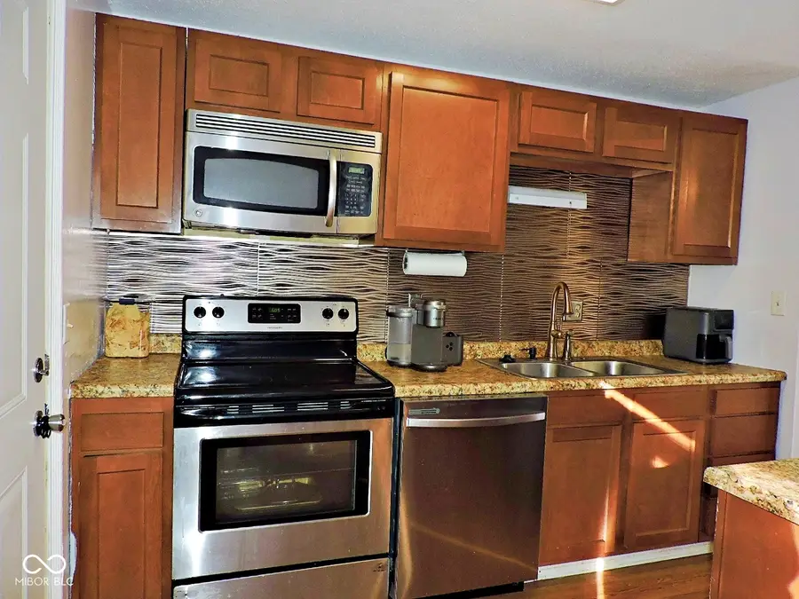 128 Greenlee Drive, Indianapolis, IN 46234 - Image #2