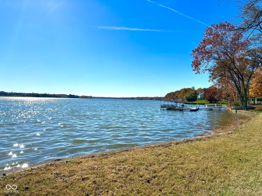 11401 Forest Knoll Circle, Fishers, IN 46037 - Image #3