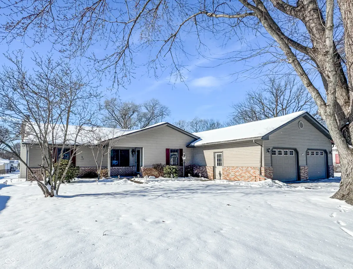 775 S Lincoln Street, Clinton, IN 47842 - Image #1