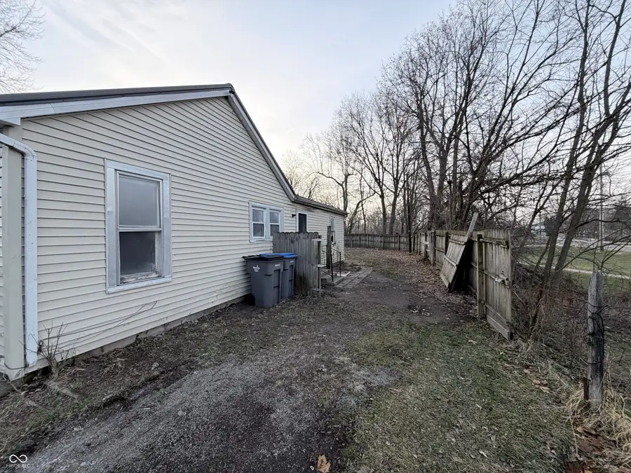 404 W Oakridge Avenue, Goshen, IN 46528 - Image #2