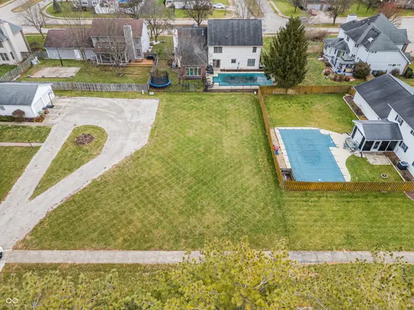 4331 River Road, Columbus, IN 47203