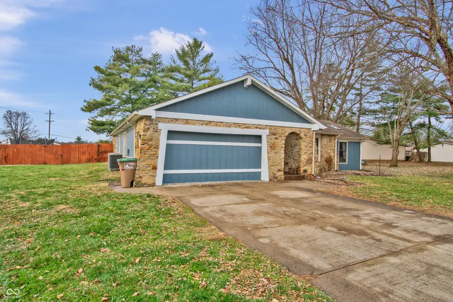 3701 Balsam Court, Columbus, IN 47203 - Image #3