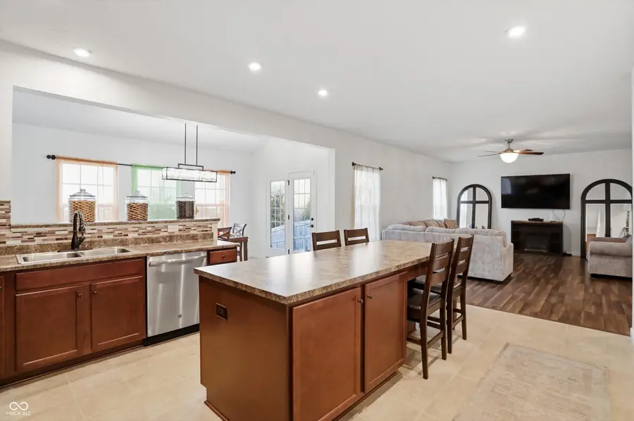 556 Dietz Drive, Greenwood, IN 46143 - Image #3