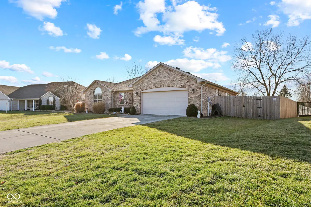 3846 S Redbird Trail, New Palestine, IN 46163 - Image #1