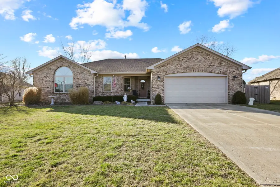 3846 S Redbird Trail, New Palestine, IN 46163 - Image #2