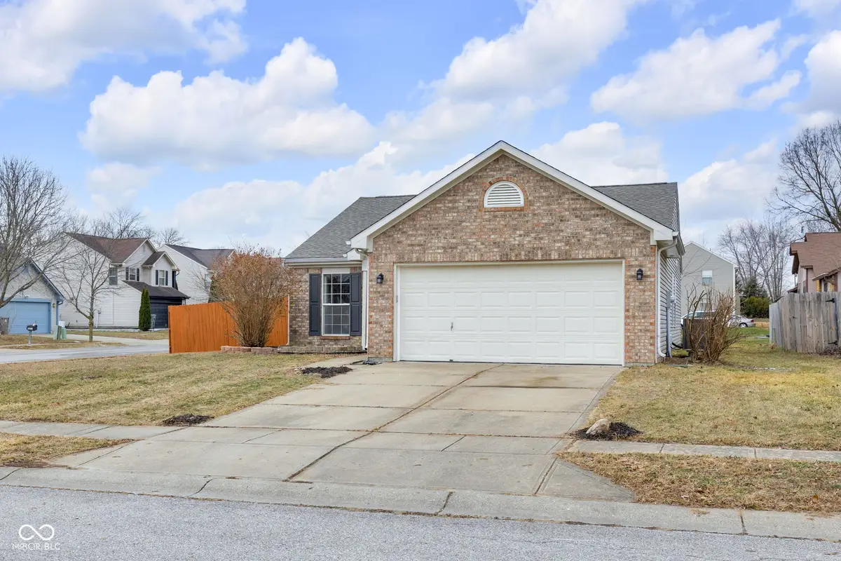 5226 Lakemanor Drive, Indianapolis, IN 46254 - Image #1