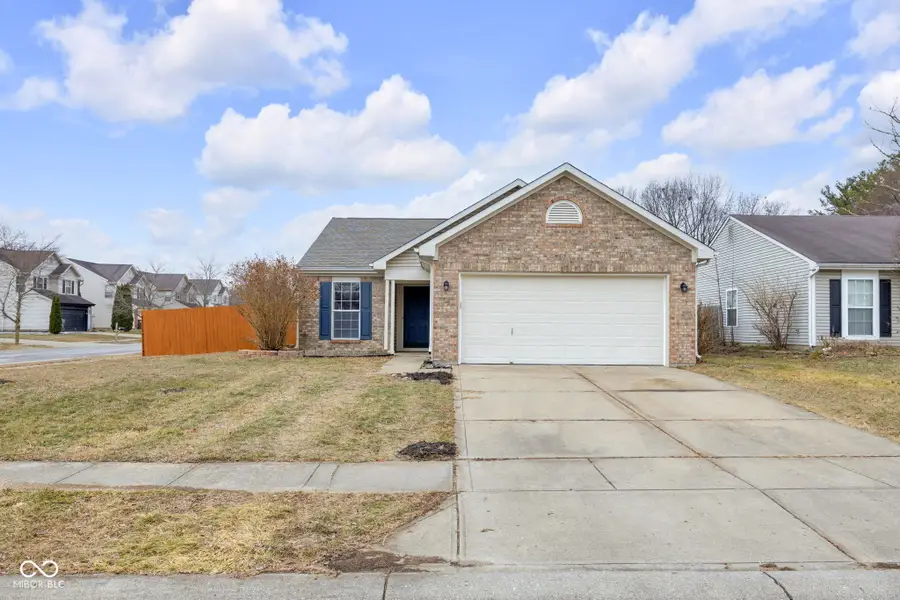 5226 Lakemanor Drive, Indianapolis, IN 46254 - Image #2