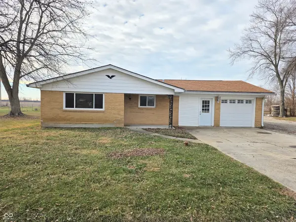 1195 E Hazelwood South Drive E, Shelbyville, IN 46176