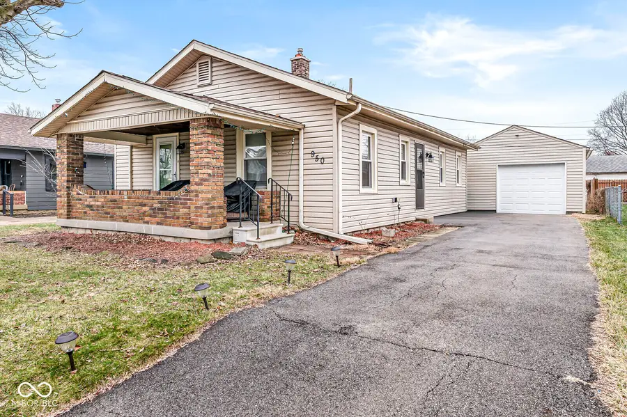 950 N Hawthorne Lane, Indianapolis, IN 46219 - Image #2