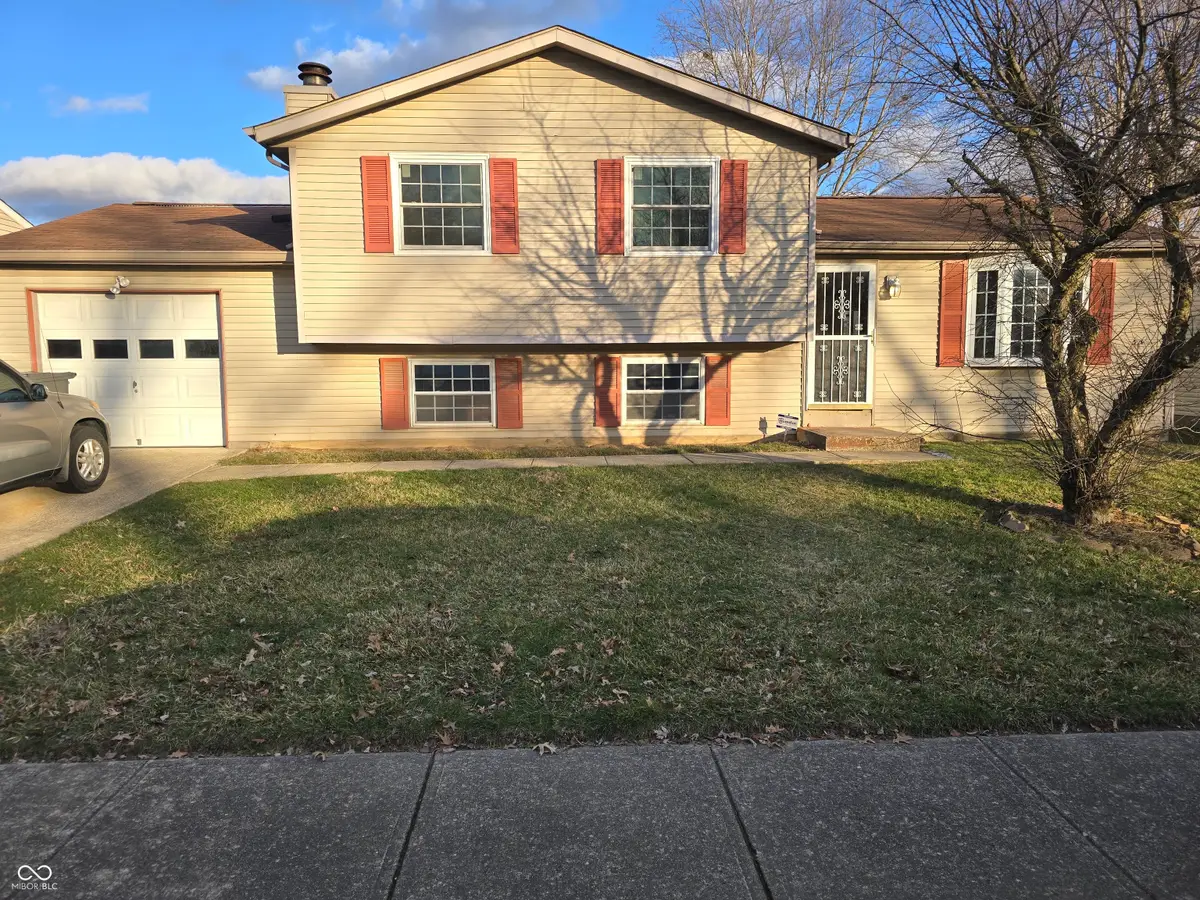 921 Waring Drive E, Indianapolis, IN 46229 - Image #1