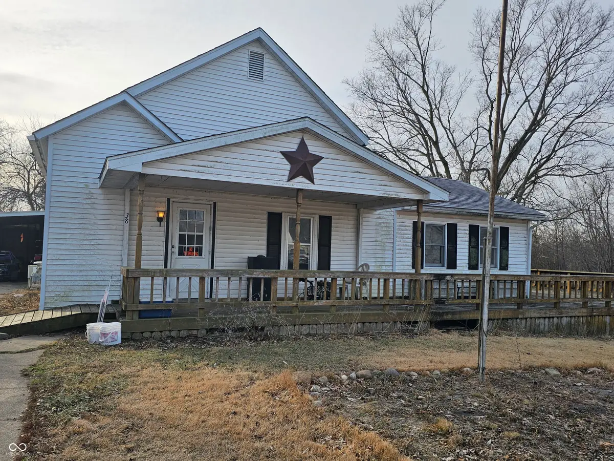 38 E Walnut Street, Montezuma, IN 47862 - Image #1