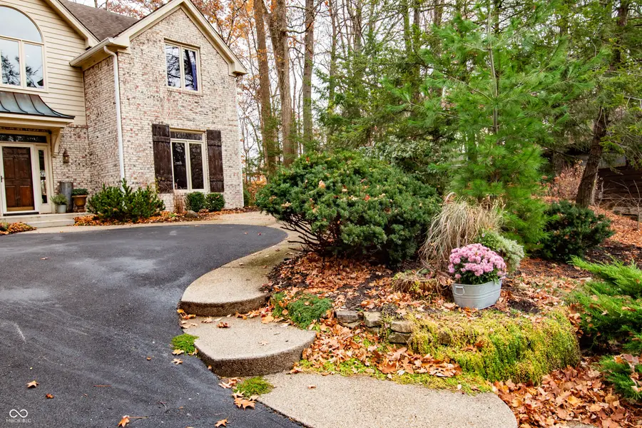 8224 Walnut Way, Indianapolis, IN 46256 - Image #2