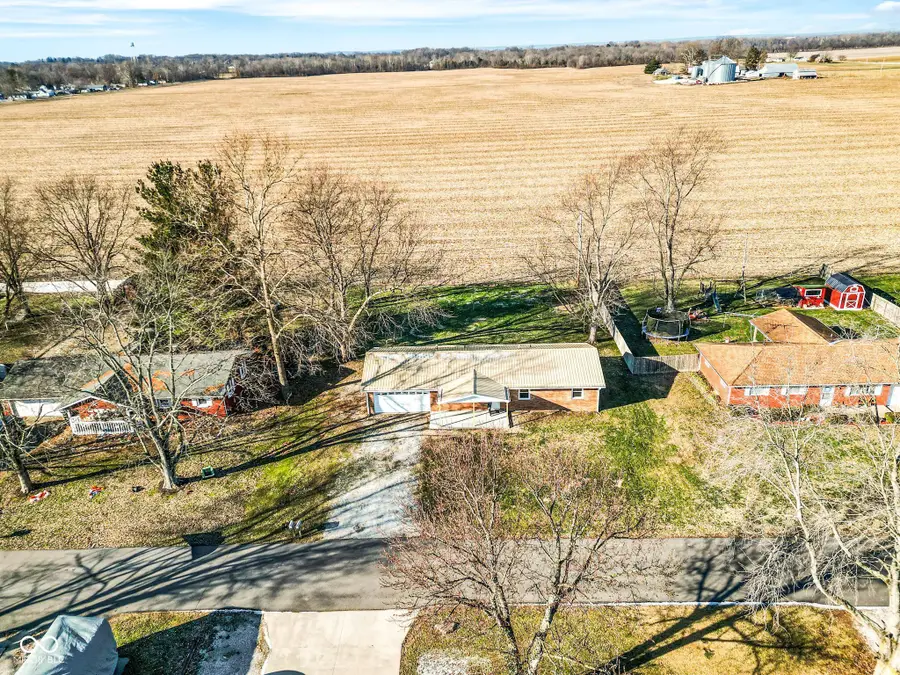 652 N Dellasburg Road, Columbus, IN 47203 - Image #3