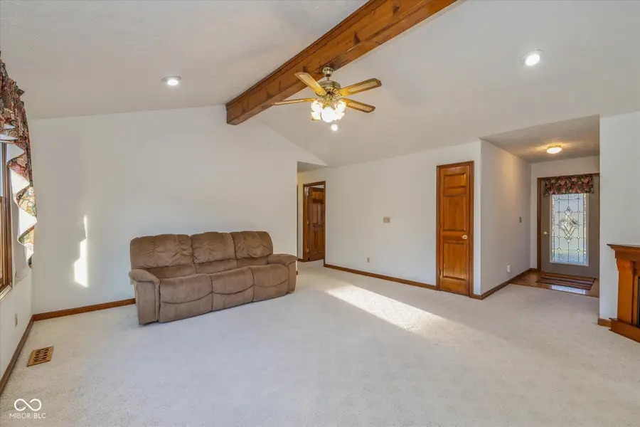 320 Park Forest Drive E, Whiteland, IN 46184 - Image #2
