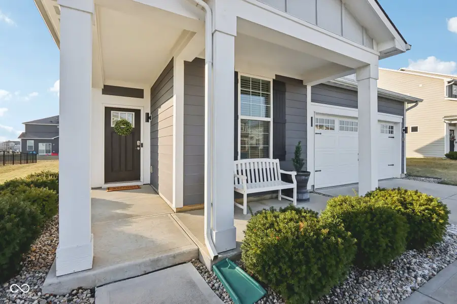 15437 Eastpark Circle W, Fishers, IN 46037 - Image #2