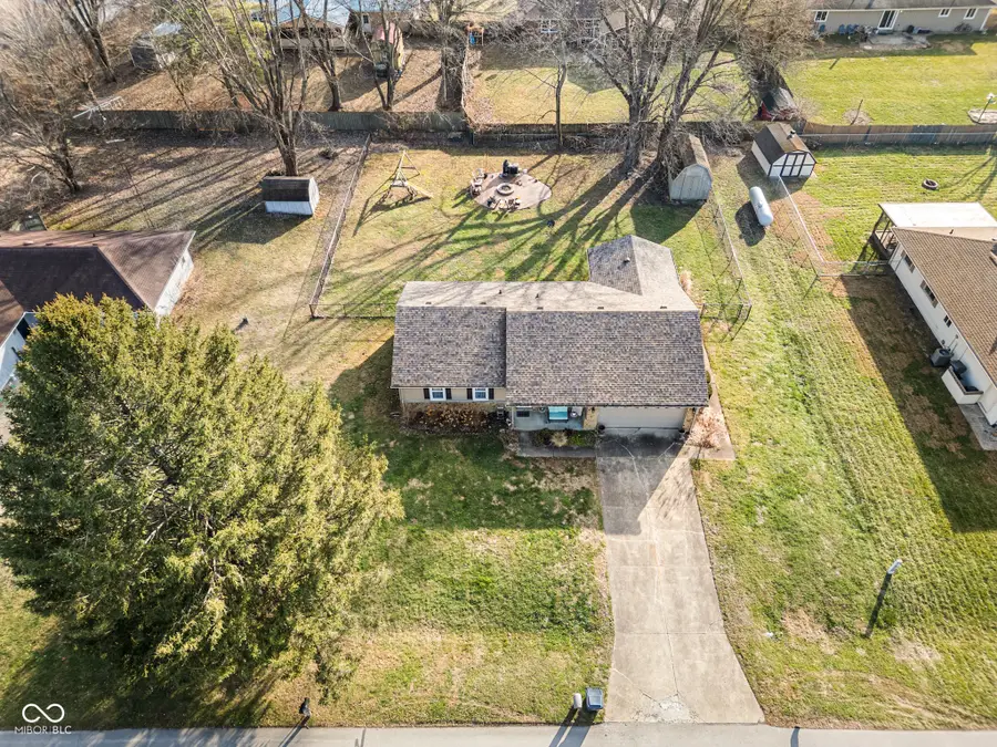 5627 E Homestead Drive, Columbus, IN 47201 - Image #2
