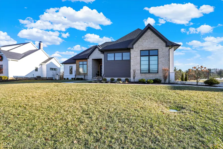 8115 Hanley Lane, Zionsville, IN 46077 - Image #2