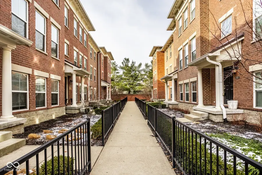 9452 Oakley Drive, Indianapolis, IN 46260 - Image #3