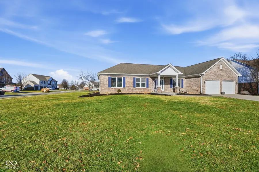 4736 W Harvest Way, New Palestine, IN 46163 - Image #2