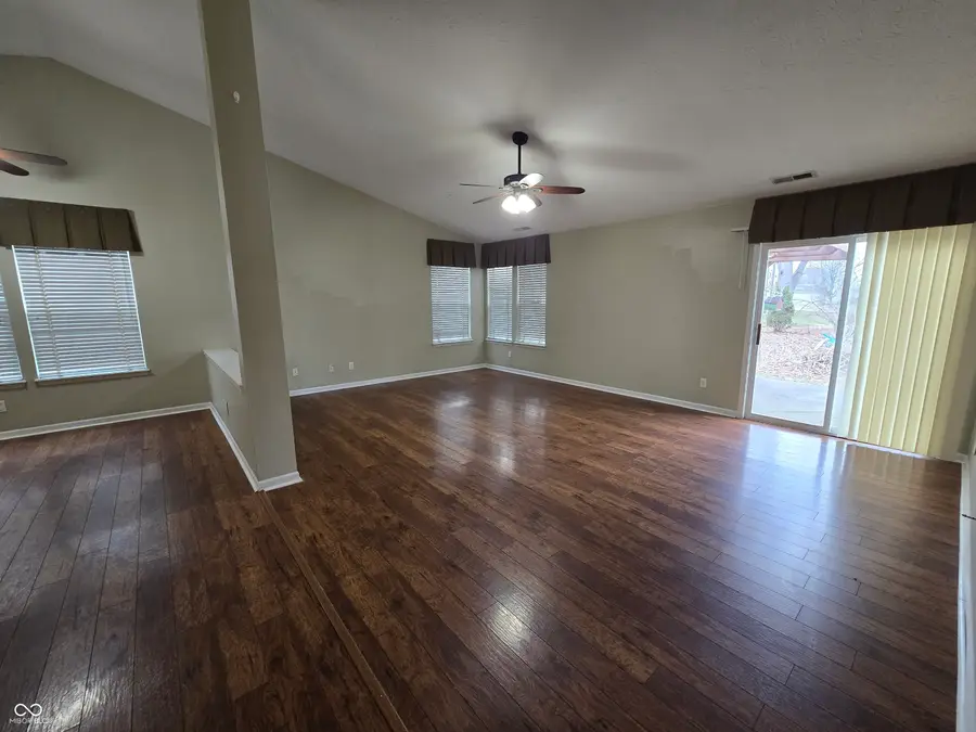 654 Shortleaf Drive, Avon, IN 46123 - Image #3