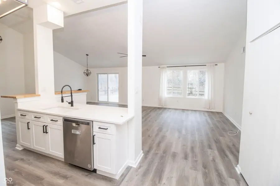 11289 Woodcreek Drive, Carmel, IN 46033 - Image #3