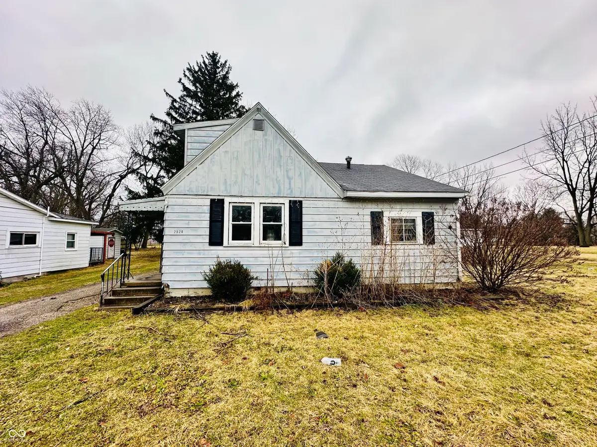 2520 S Andrews Road, Yorktown, IN 47396 - #1