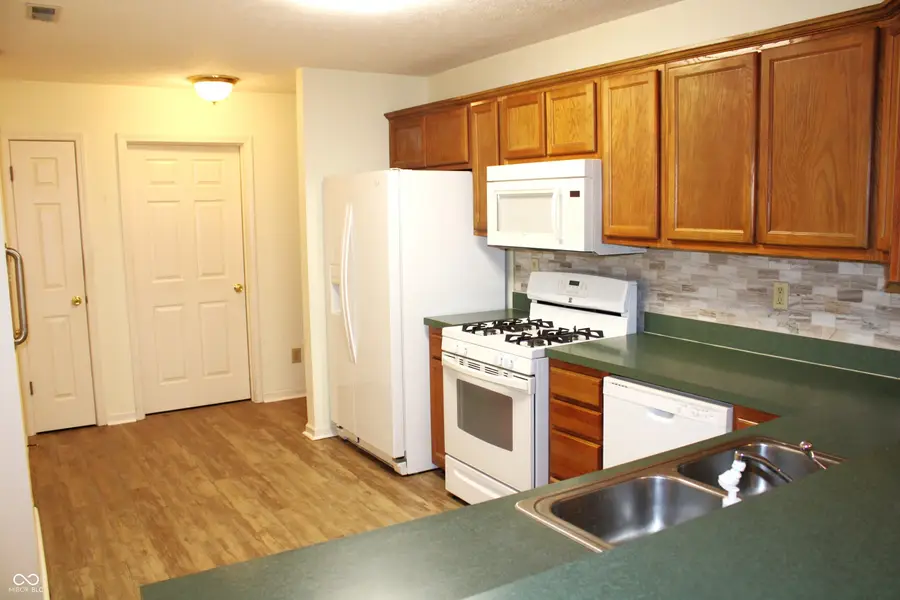 8034 Crystal Court, Avon, IN 46123 - Image #3